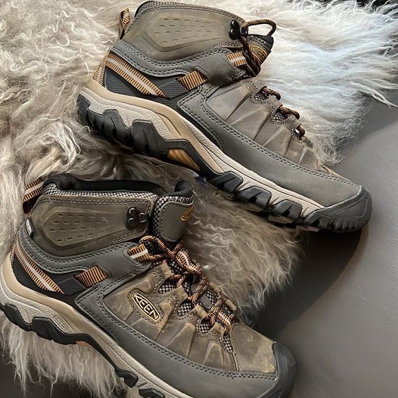NWOB $219 KEEN
MEN'S TARGHEE III WATERPROOF BOOT - Picture 9 of 12